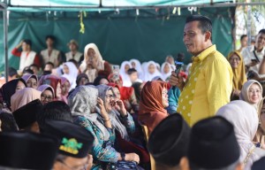 Hujan Deras Tak Halangi Gubernur Bersilaturahmi dengan Masyarakat Selat Gelam Karimun