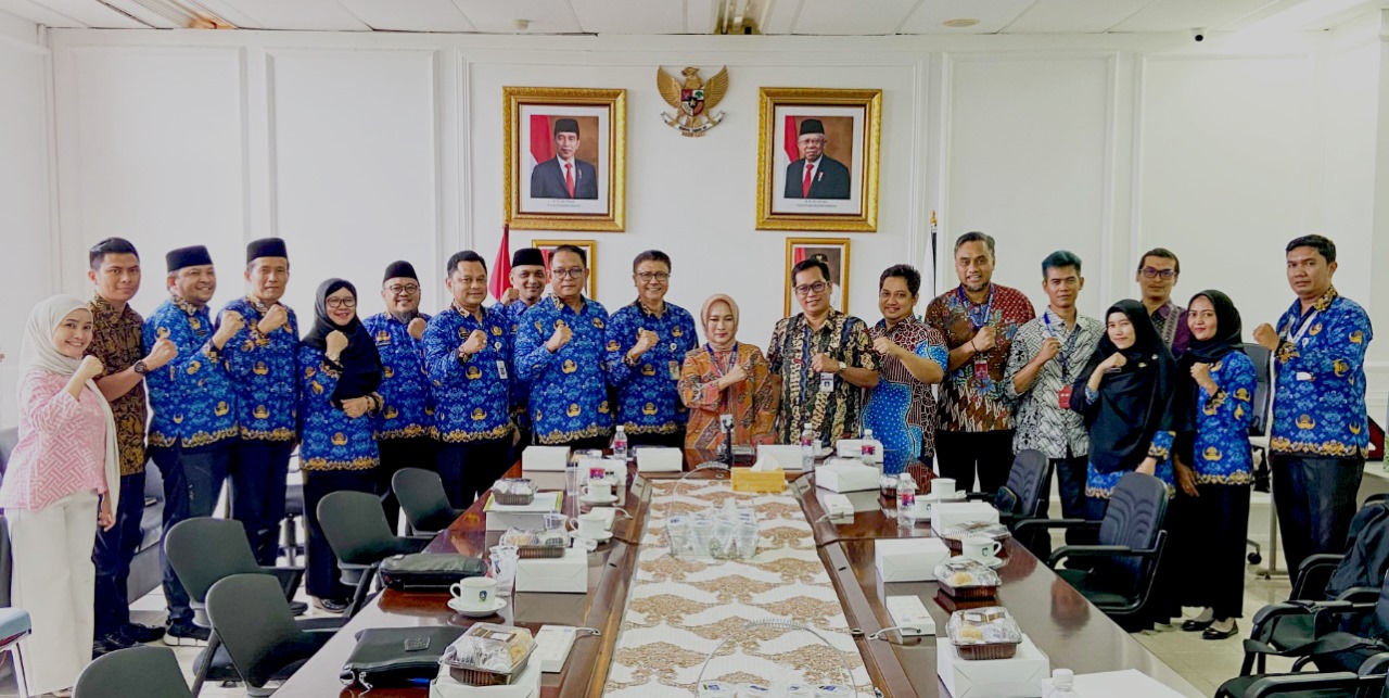 Kunjungan Kerja Diskominfo Jateng: Apresiasi Prestasi Kepri dan Ajakan Kolaborasi Data Center