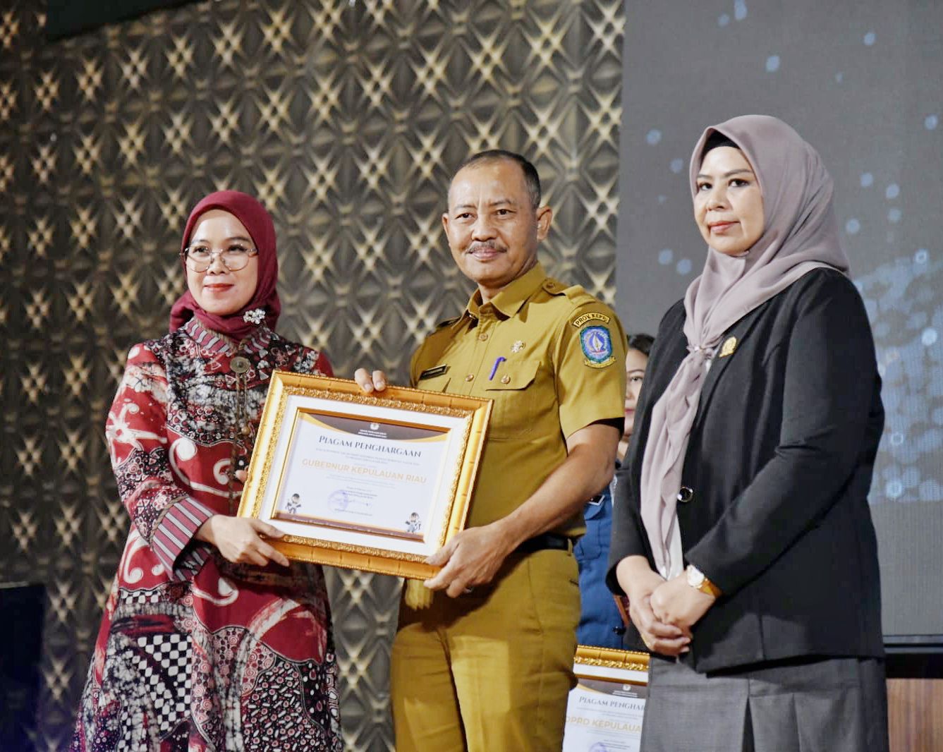 Sekda Kepri Hadiri Rapat Evaluasi Pilkada 2024, Apresiasi KPU atas Kesuksesan Penyelenggaraan