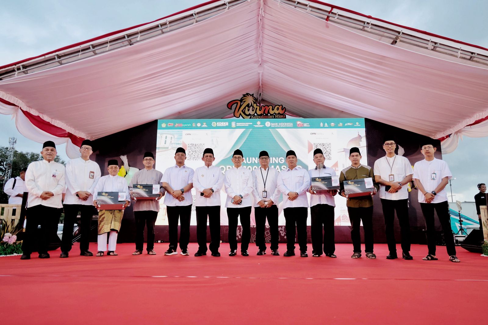 Menbud Fadli Zon, Gubernur Ansar, dan Wagub Nyanyang Resmi Buka Kurma 2025