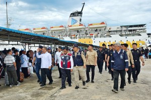 Pantau Mudik Lebaran, Wagub Nyanyang Sidak Pelabuhan Batu Ampar