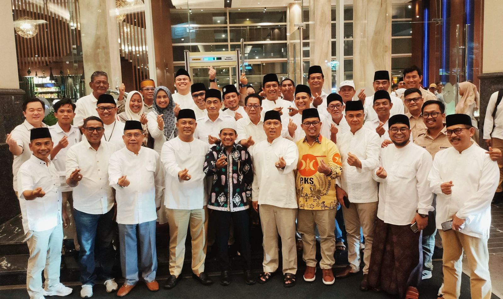 Wagub Kepri Buka Puasa Bersama 1.000 Santri dan Anak Yatim-Piatu