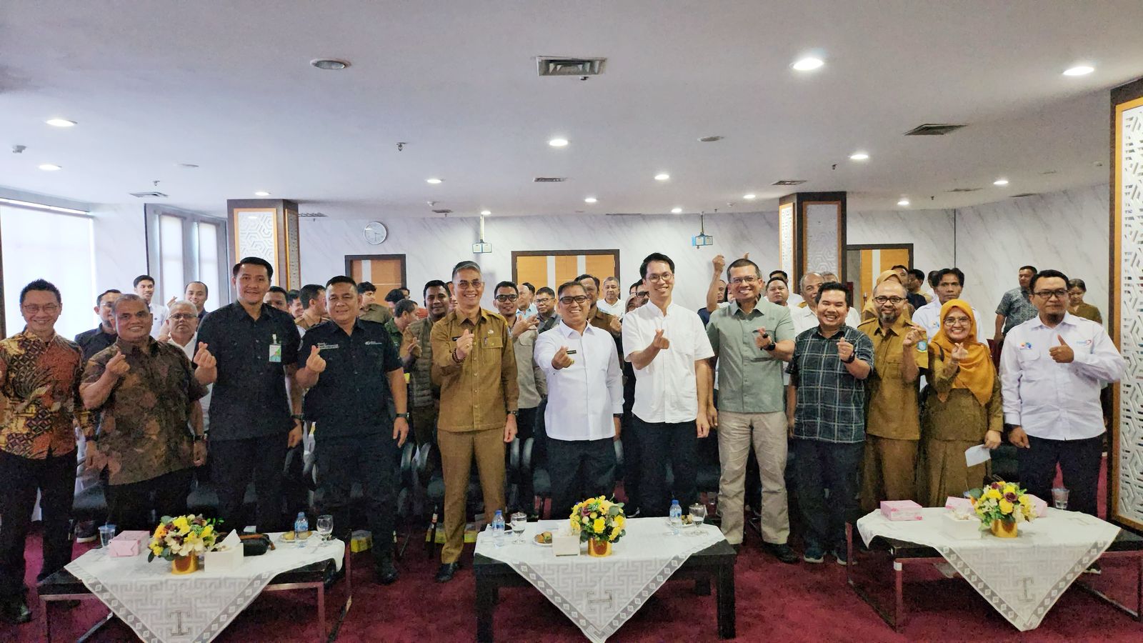 Wagub Nyanyang Buka Rapat Bersama LKS Tripartit dan Dewan Pengupahan Provinsi Kepri