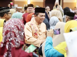 Silaturahmi Penuh Makna, Gubernur Ansar Ajak Masyarakat Kepri di Pekanbaru Bersatu Majukan Daerah