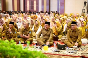 Hari Pertama Kerja Usai Libur Lebaran Gubernur dan Wakil Gubernur Kepri Gelar Halal Bihalal Bersama Pegawai