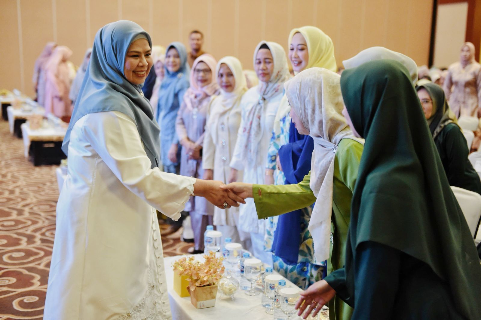 Dewi Ansar Hadiri Peringatan Hari Kartini dan Halalbihalal Dharma Wanita Persatuan Provinsi Kepri