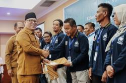 Wagub Nyanyang Kukuhkan 7 Pokmaswas dan Tegaskan Komitmen Jaga Laut