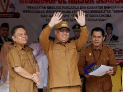 Kesbangpol Masuk Sekolah: Wakil Gubernur Kepri Nyanyang Haris Pratamura Sapa Siswa SMA 4 Tanjungpinang