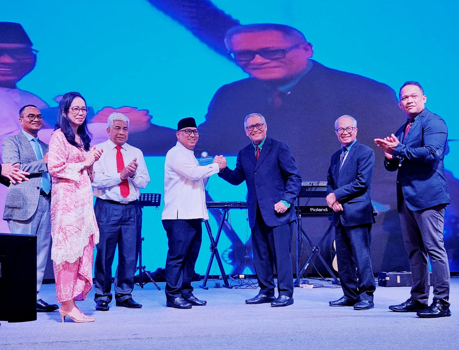 Wakil Gubernur Nyanyang Hadiri Penutupan Konferensi Kaum Wanita GPI di Batam