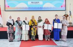 Bunda PAUD Kepri Dewi Ansar Lantik Bunda PAUD Kabupaten/Kota se-Kepri Periode 2025–2030