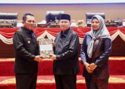 Gubernur Ansar Serahkan Ranperda RPJMD 2025–2029, Tegaskan Komitmen Pembangunan Maju, Makmur dan Merata
