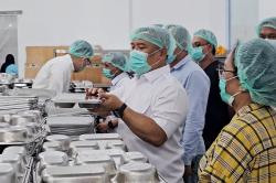 Wagub Nyanyang Kunjungi Dapur MBG di Batam, Pastikan Semua Tahapan Berjalan Lancar