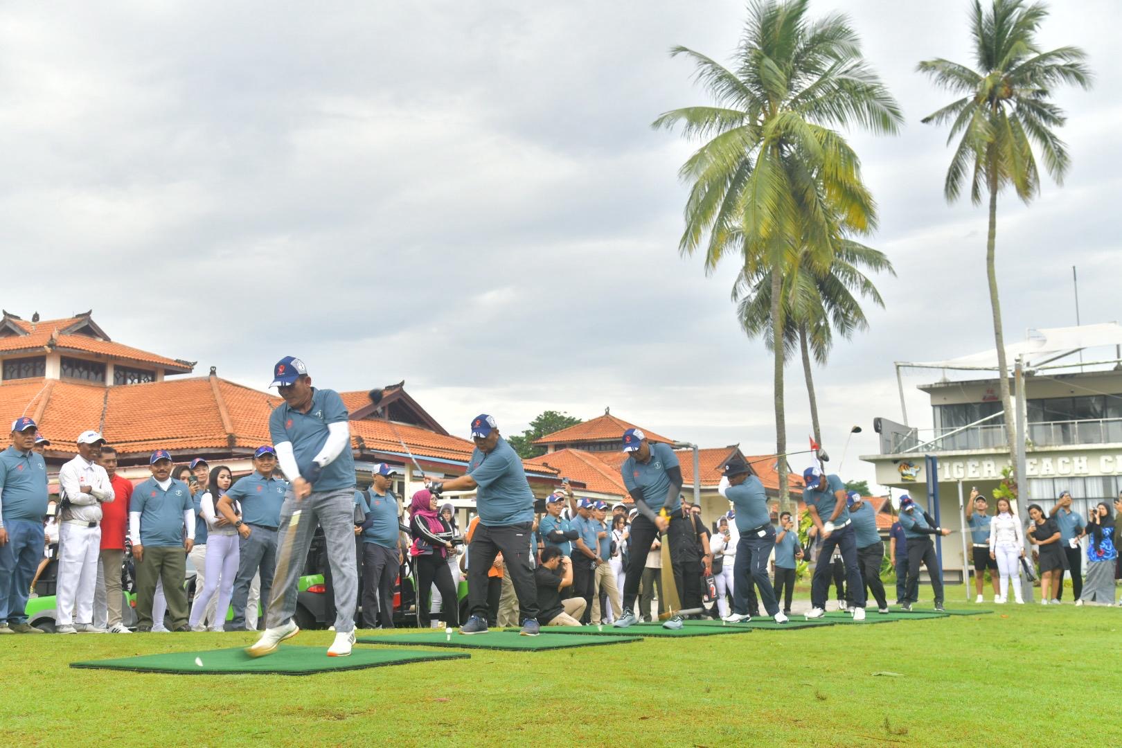 Gubernur Ansar dan Wagub Nyanyang Hadiri Bhayangkara Golf Charity Tournament 2025