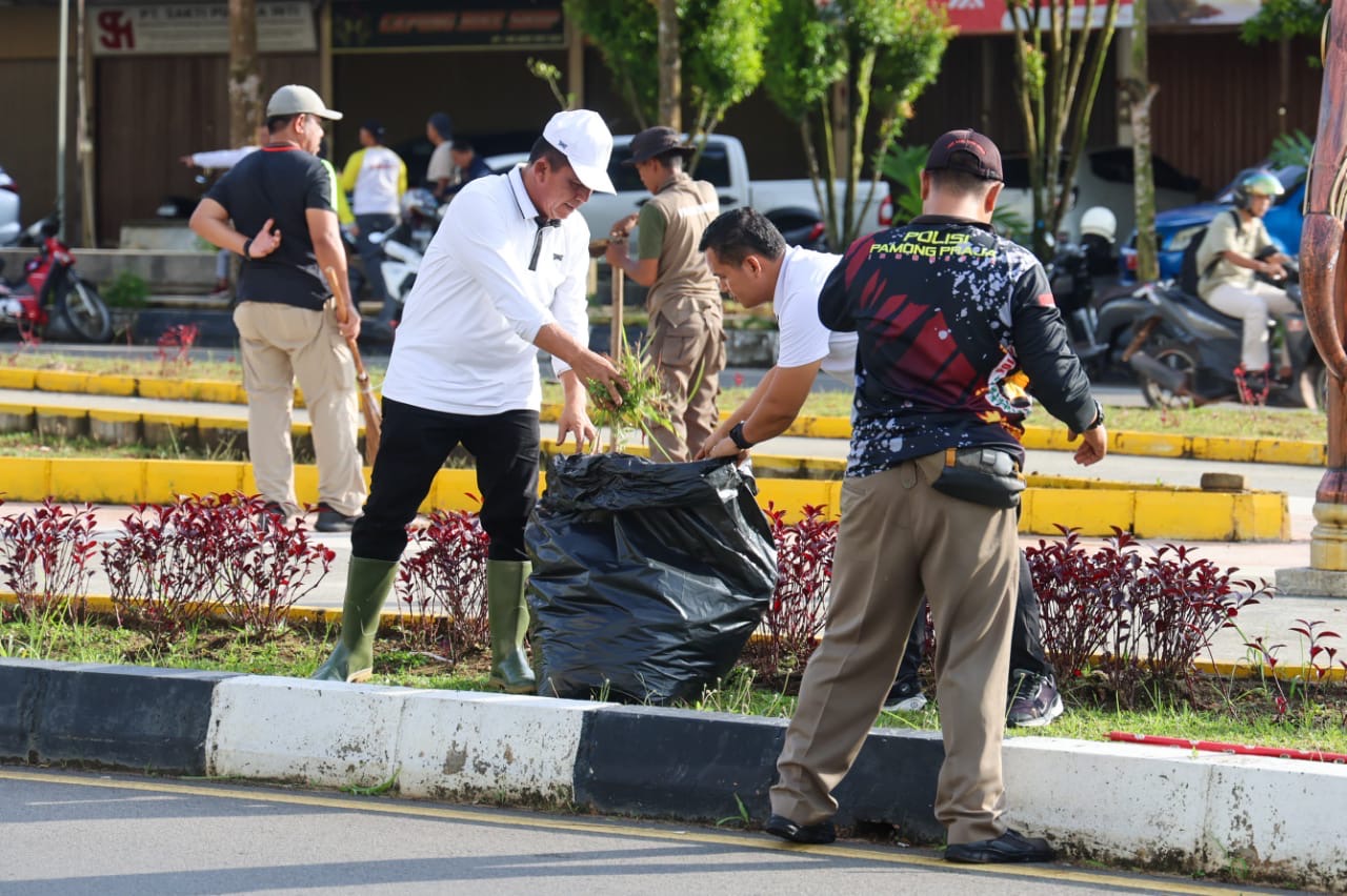 Pimpin Goro di Jalan Bandara: Gubernur Ansar: "Budaya yang Harus Jadi Bagian Semangat Hidup Masyarakat Kepri" 