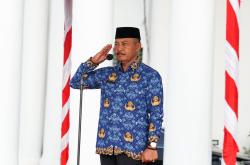 Sekdaprov Kepri Pimpin  Upacara Peringatan  HUT RI Ke 80, Momentum Semangat Berjuang Majukan Bangsa