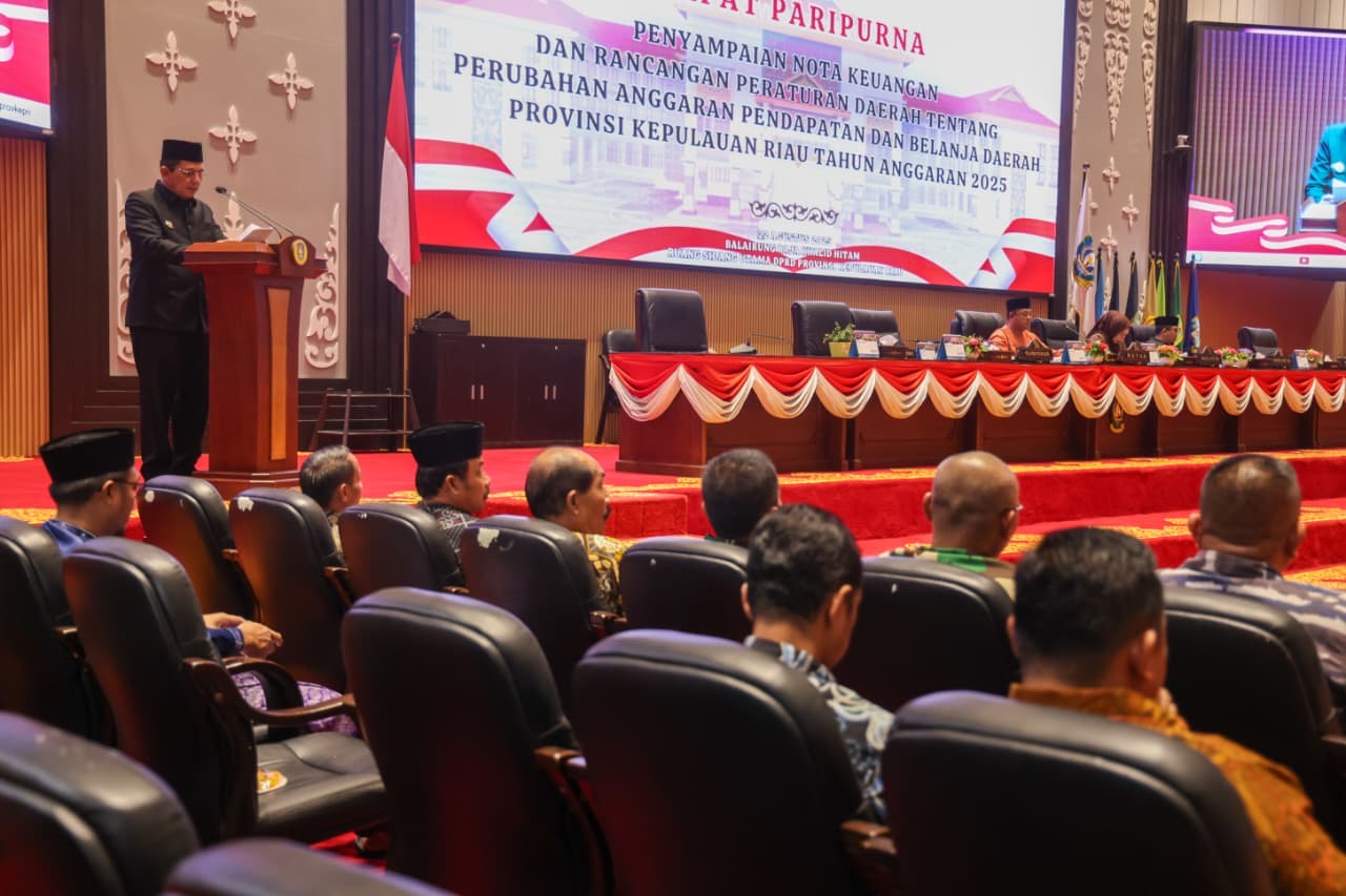Gubernur Ansar Sampaikan Nota Keuangan Perubahan APBD Kepri 2025