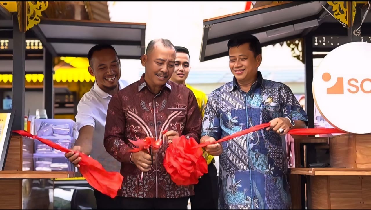 17 Pelaku UMKM Terima Bantuan Gerobak Kolaborasi Pemprov Kepri dan PT SMI