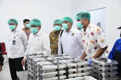 Tinjau SPPG di Batam, Mendag Budi: "Semua Pasokan Lancar dan Tepat Waktu"