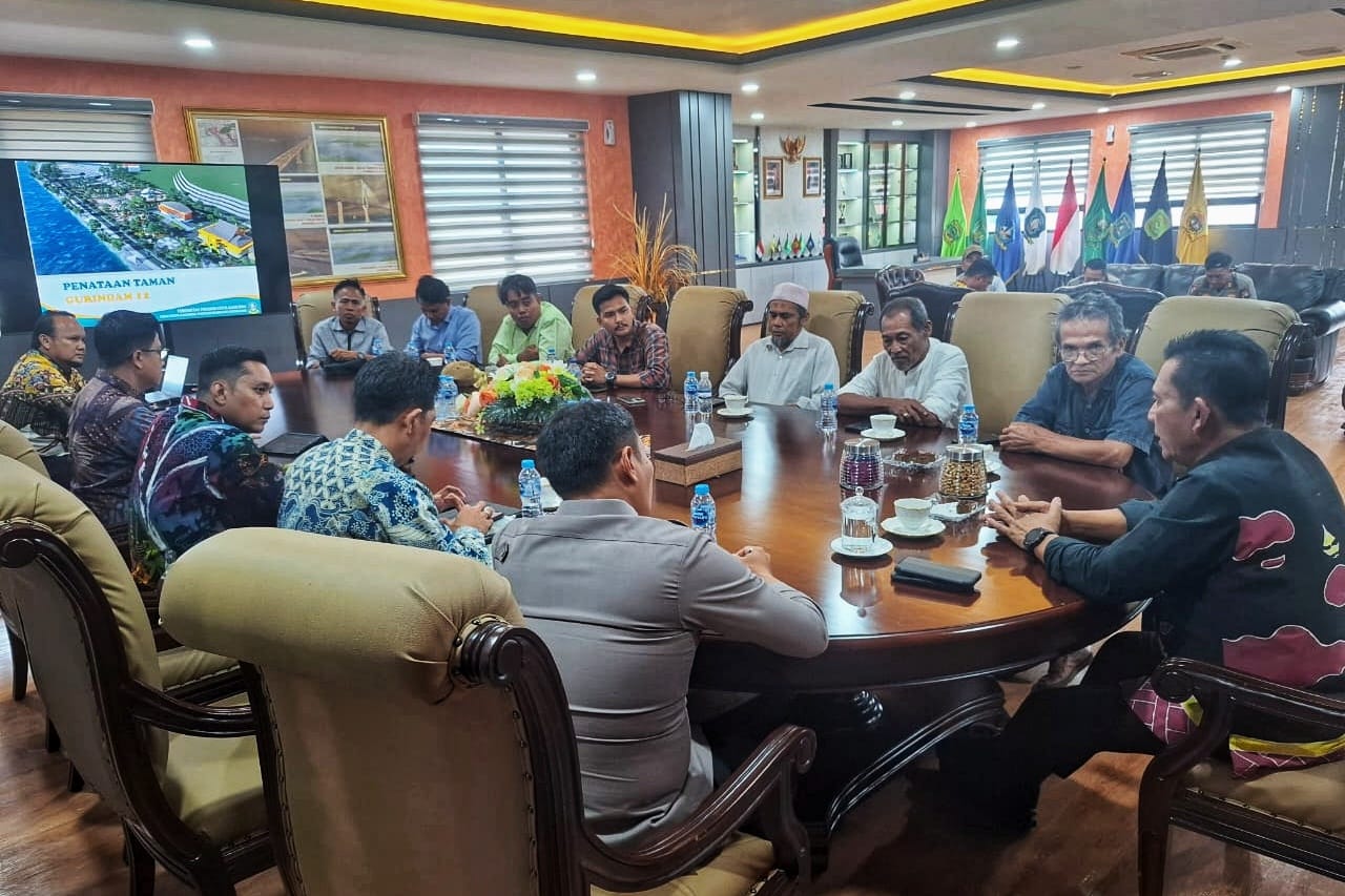 Pedagang Sepakat Dukung Pemprov Kepri Laksanakan Penataan Kawasan Taman Gurindam 12