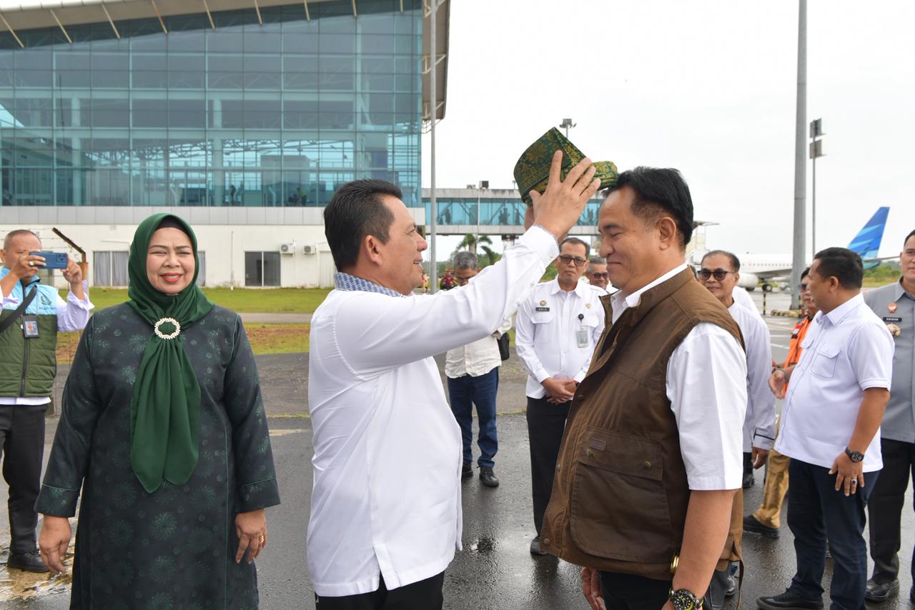Kunjungan Kerja ke Kepri, Menko Yusril Tegaskan Sinergi Lintas Sektor Bidang Hukum, Imigrasi, dan Pemasyarakatan