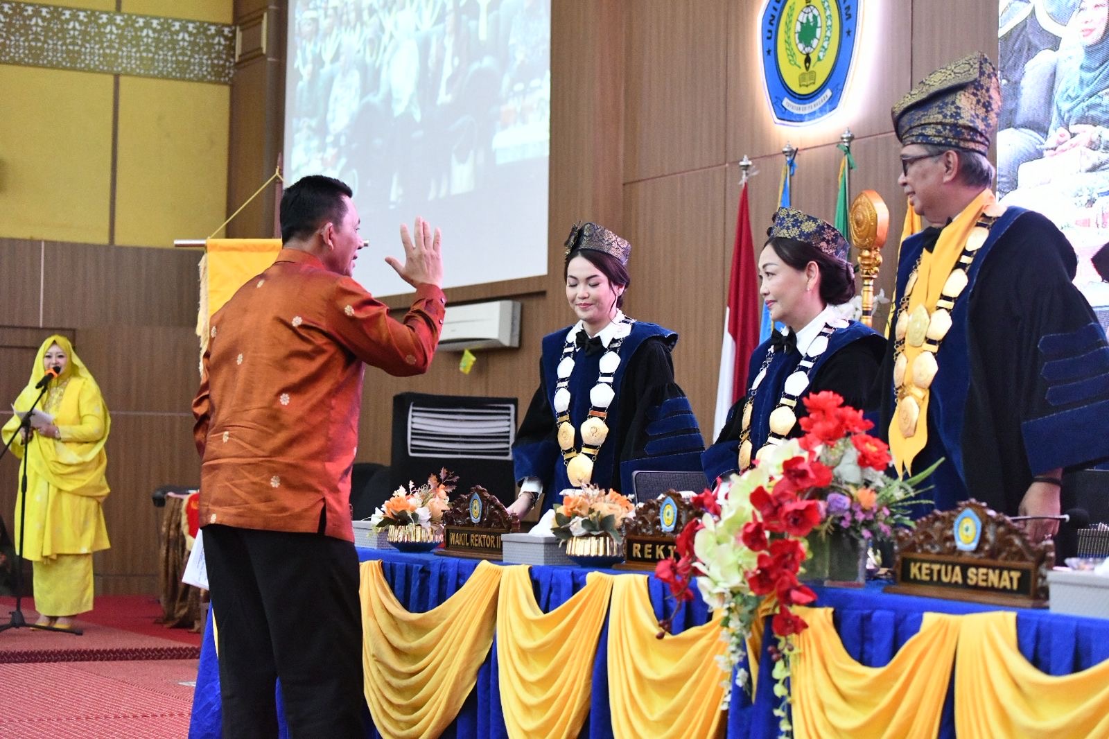 Gubernur Ansar Hadiri Wisuda XXII UNIBA, Ajak Lulusan Jadi SDM Unggul Berdaya Saing Global