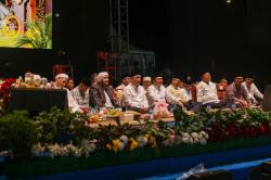 Ribuan Warga Bersatu, Lantunan Shalawat Bergema Syahdu di Gurindam 12