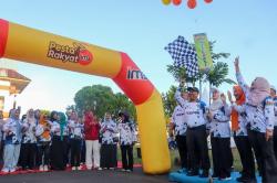 Buka Fun Walk Festival Literasi 2025, Wagub Nyanyang Jadikan Literasi Sebagai Gaya Hidup 