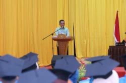Hadiri Wisuda STISIPOL Raja Haji, Gubernur Ansar: "Pembangunan Menuntut SDM Berdaya Saing dan Adaptif"